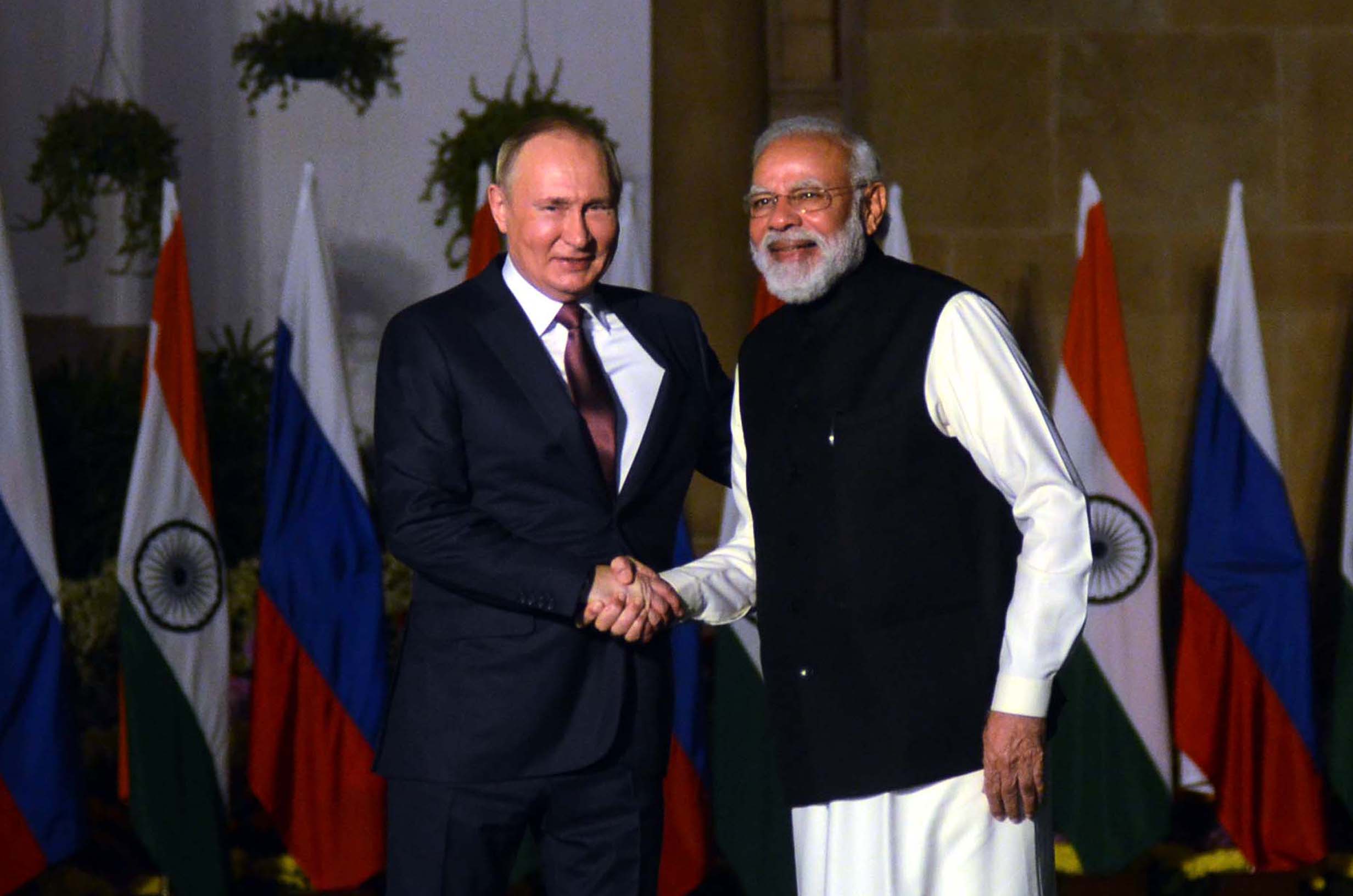 Putin praises PM Modi’s ‘Make-in-India’, asks Russian automakers to emulate it