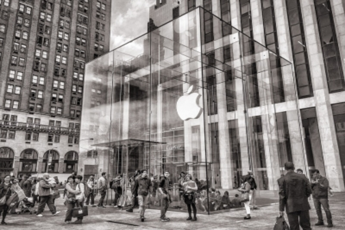 Apple shuts several retails stores in US due to Covid surge