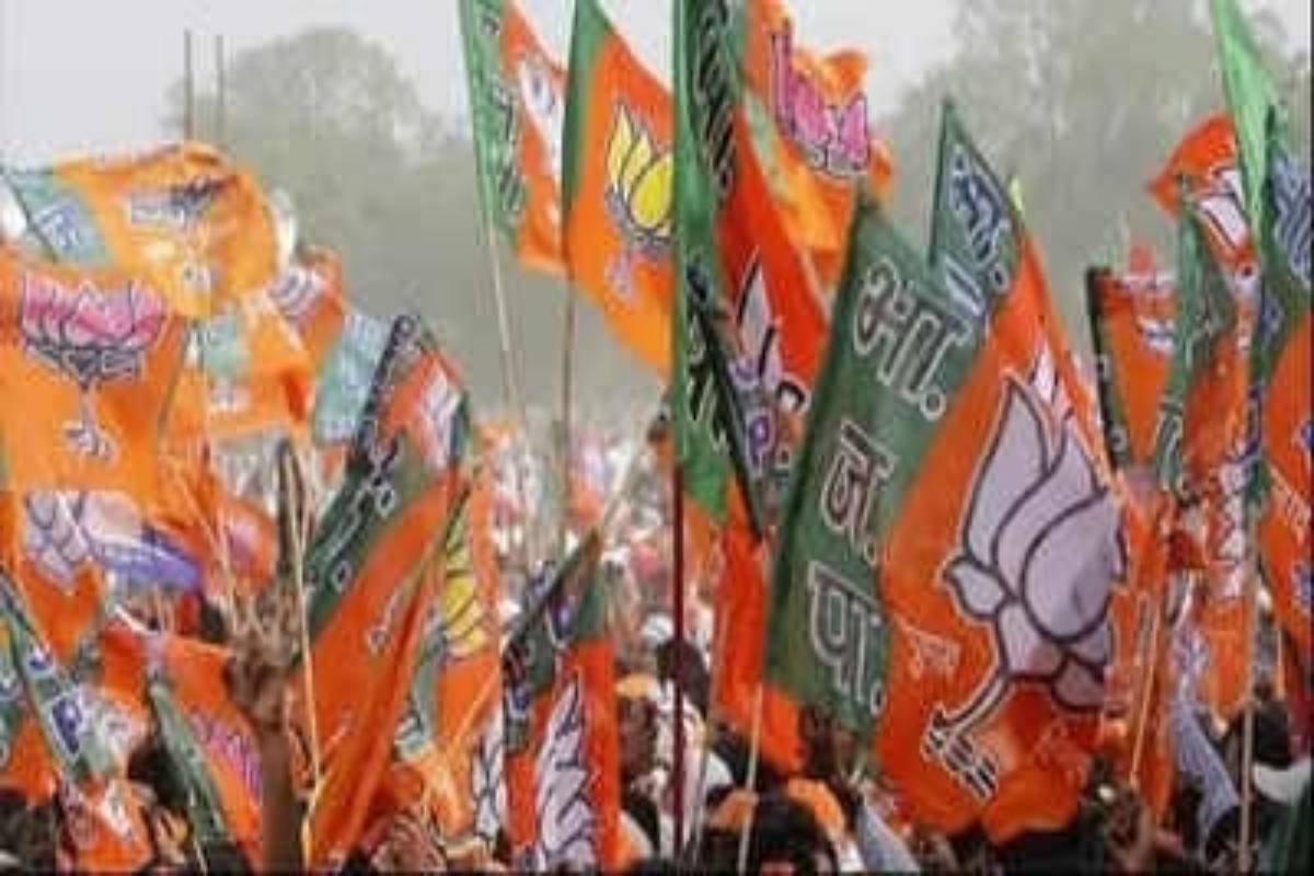 Battle for UP: Cleric supports Cong but daughter-in-law joins BJP
