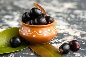 Jamun: An ordinary fruit rich with extra-ordinary benefits