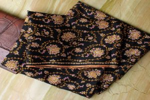 Luxurious and elegant Pashmina Shawls from WeaverStory to get cosy this winter