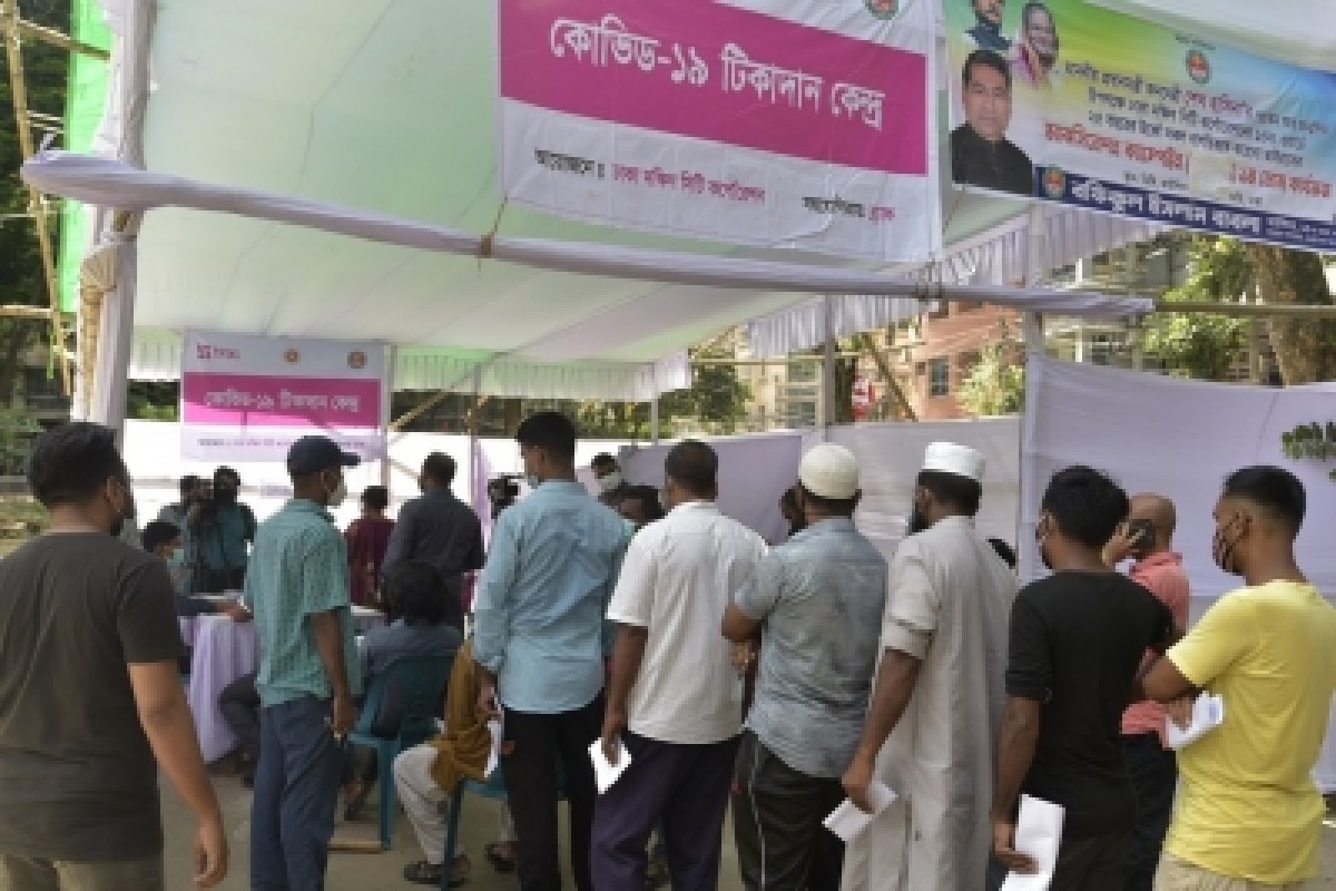 B’desh Covid testing sites see influx of patients