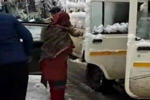 Shimla Police rescue snow-stuck woman to safely deliver baby