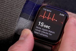 There is a possibility that Apple Watch 8 will not come with a body temperature sensor