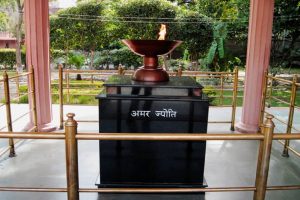 Symbol of fallen soldiers shifted from India Gate to National War Memorial