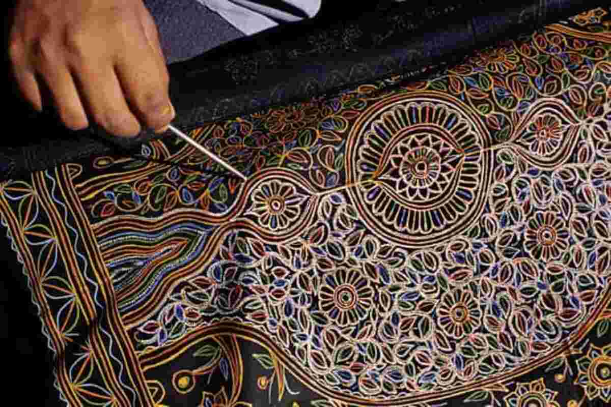 Rogan art: A traditional painting revived in India