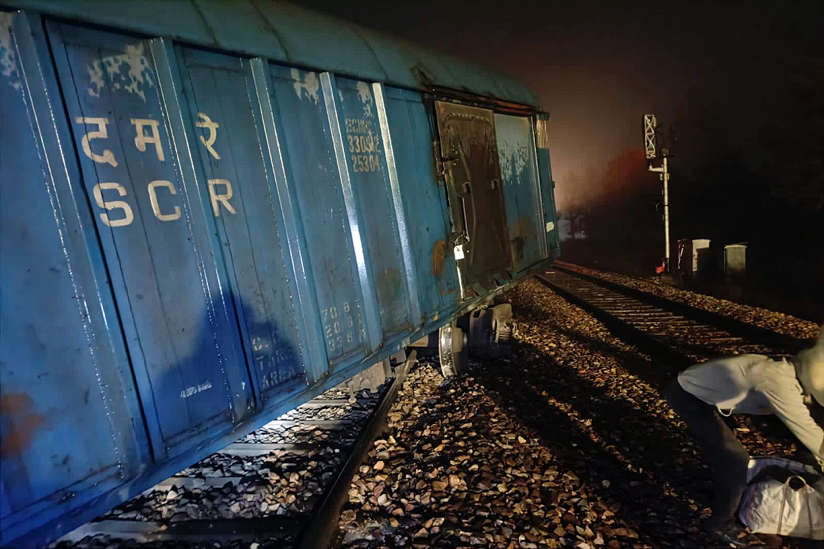 Kerala, train, derail
