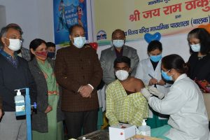 Jai Ram launches HP’s vax campaign for children from Mandi