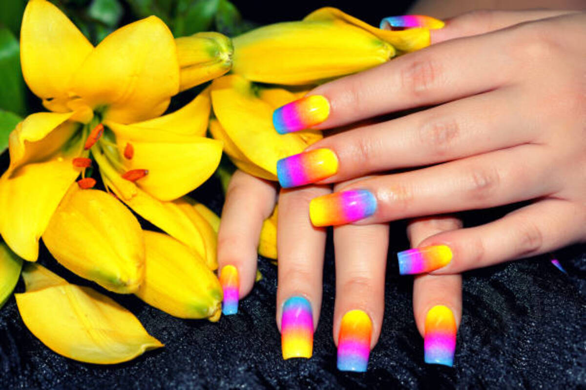 Sparkle your nails this spring season with easy and quick designs ...