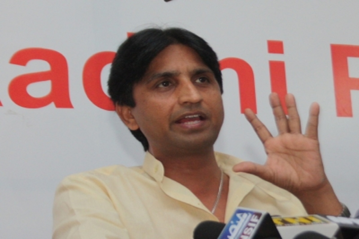 Centre likley to provide security to Kumar Vishwas after review