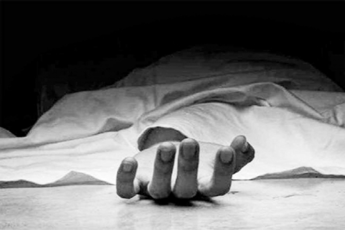 Andhra student dies outside exam centre