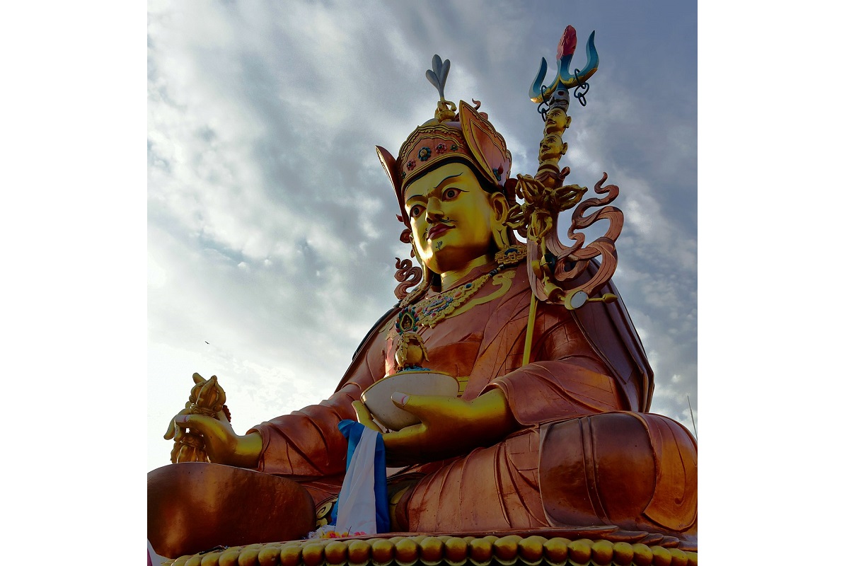 China destroys Tibetan Buddhist statue Padmasambhava