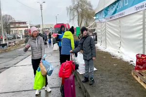 Hungary opens new transit shelter for people fleeing Ukraine