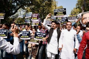 IYC protests outside EAM’s residence over stranded Indian students in Ukraine