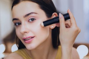 5 tips to hide open pores with makeup