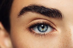 Use these easy-squeeze tips to grow thick eyebrows
