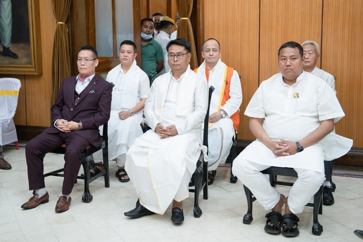 Six more ministers inducted into the Manipur cabinet