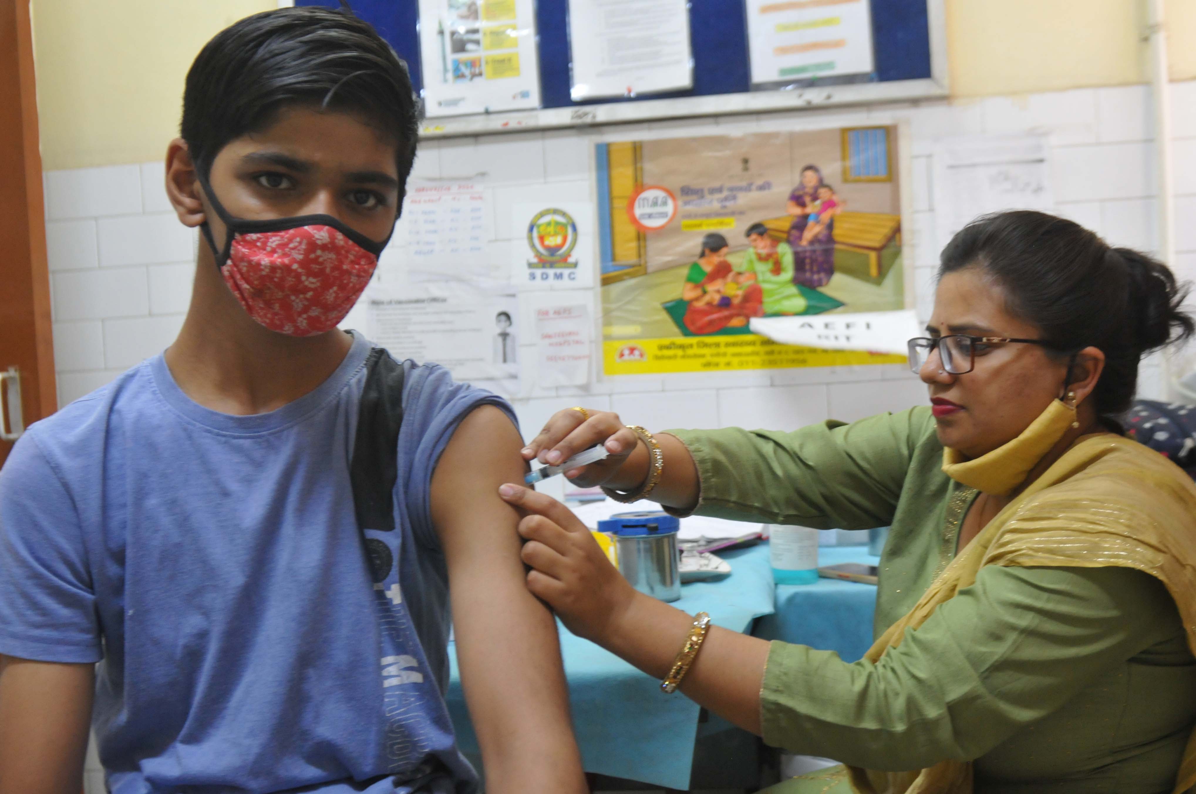 Children in 12-14 years group being vaccinated in Delhi