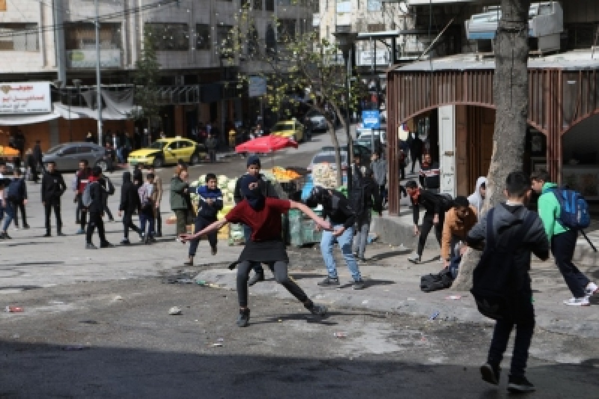 Clashes break out at Al-Aqsa compound amid festivities in Jerusalem