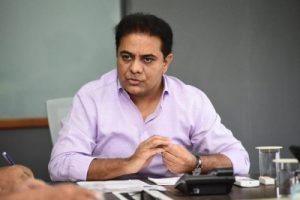 Governor can’t have dual role: KTR