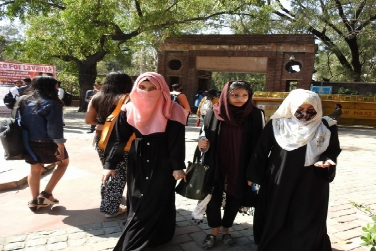 Seven held for forcing woman to remove hijab in TN