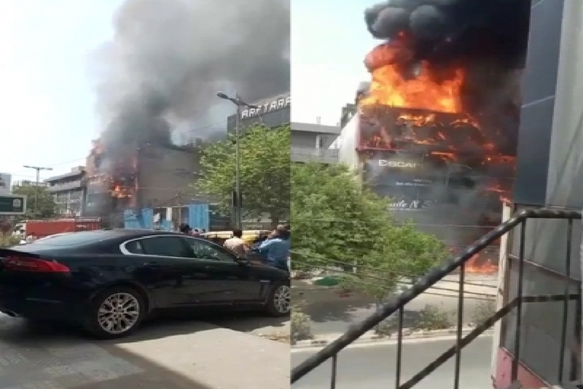 Fire at Troy Lounge and Bar in Delhi