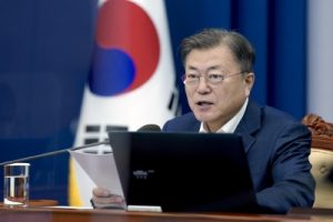 Moon hopes S. Korea achieves greenhouse gas reduction goal