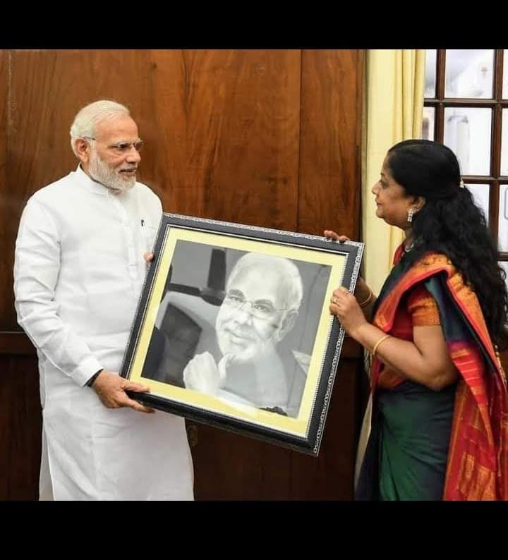 Prasanna Narayanan, Artist giving painting to PM