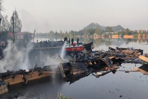 Seven houseboats gutted in Srinagar