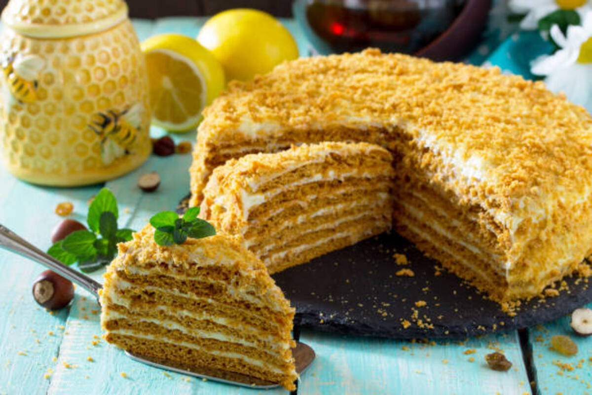 Eggless Honey cake