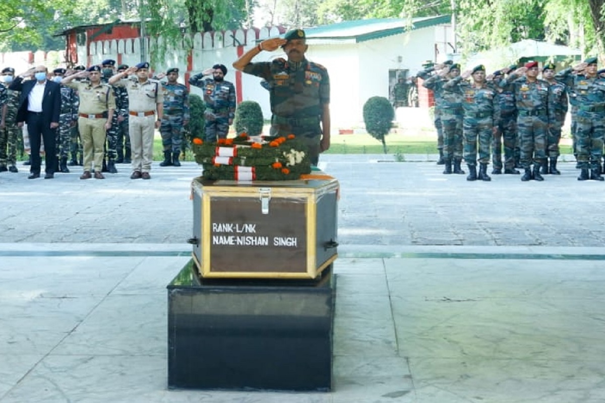 Army pays tributes to soldier killed during encounter