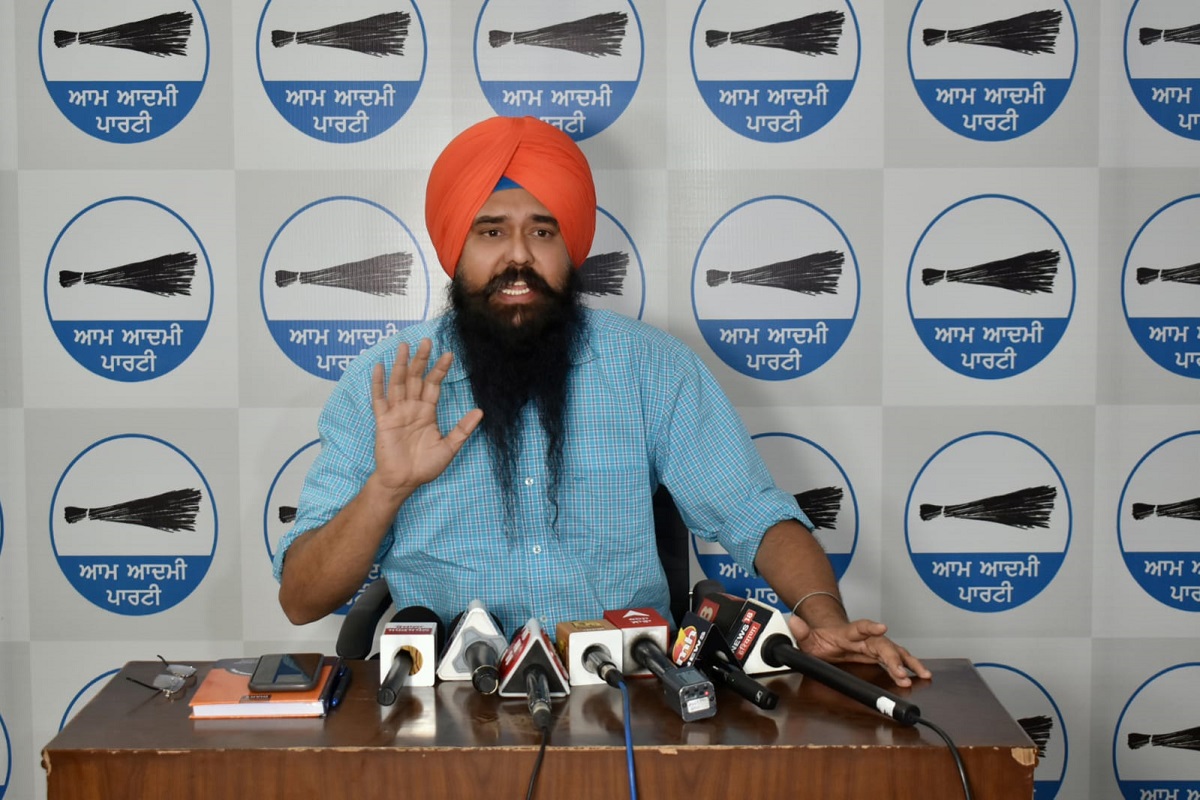 Modi govt destroying farmers: AAP Punjab