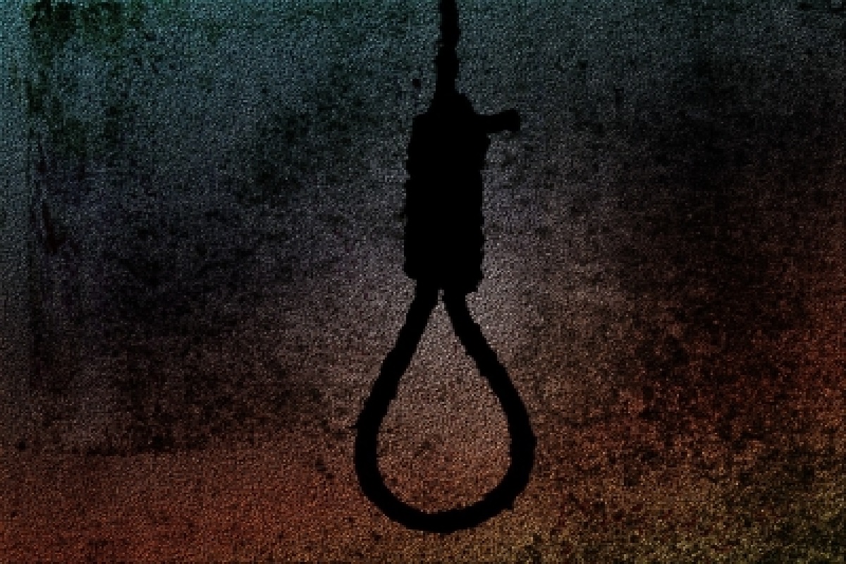 Kerala: Minor girl, man, both relatives, found hanging