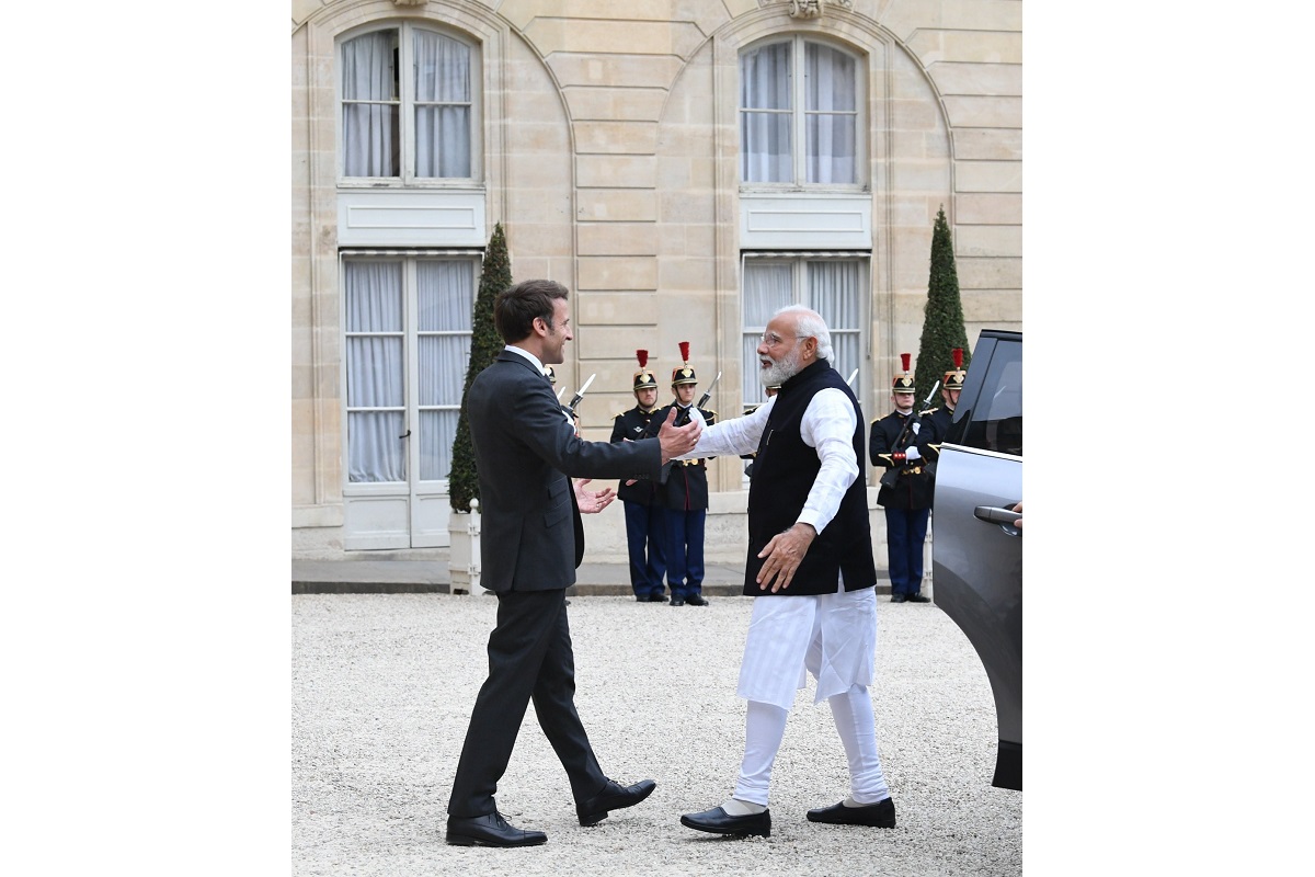 PM Modi meets French President Emmanuel Macron in Paris