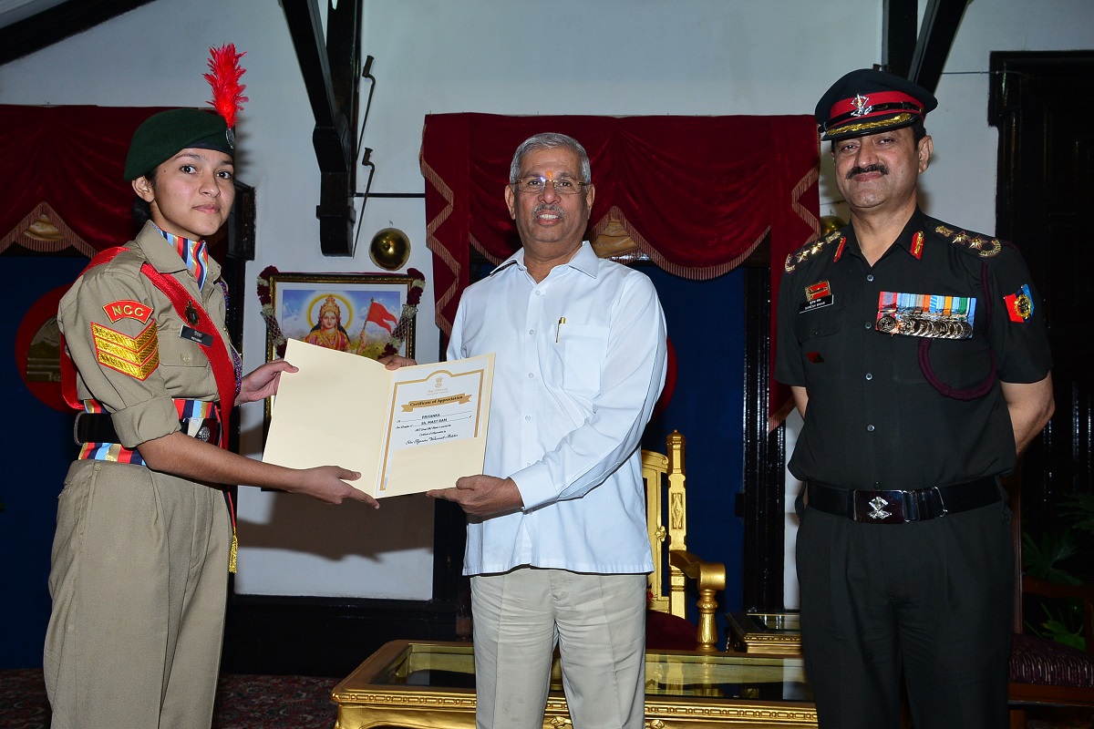 Himachal Guv felicitates NCC cadets for participating in Republic Day parade