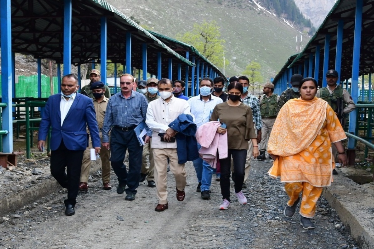 Nitishwar takes stock of upgraded facilities for Amarnath pilgrims