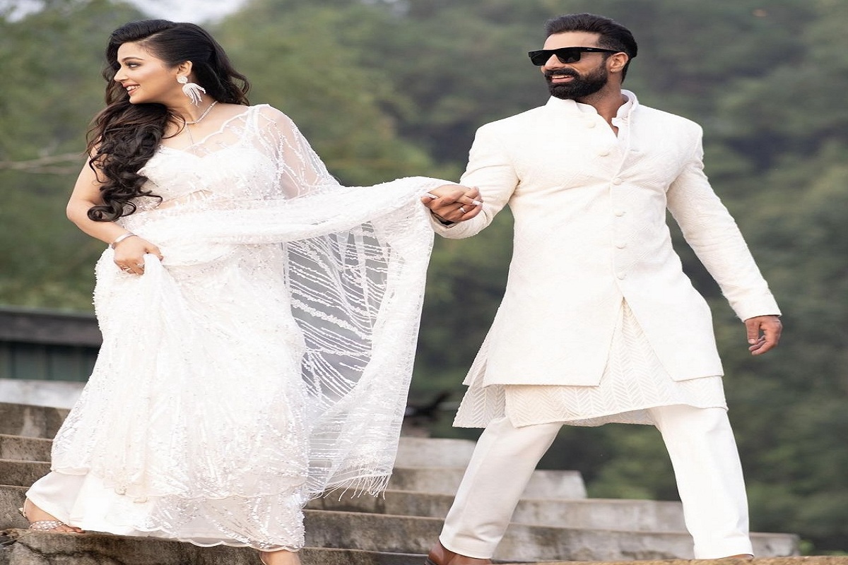 Choreographer Tushar Kalia gets engaged to Triveni Barman shear adorable pictures