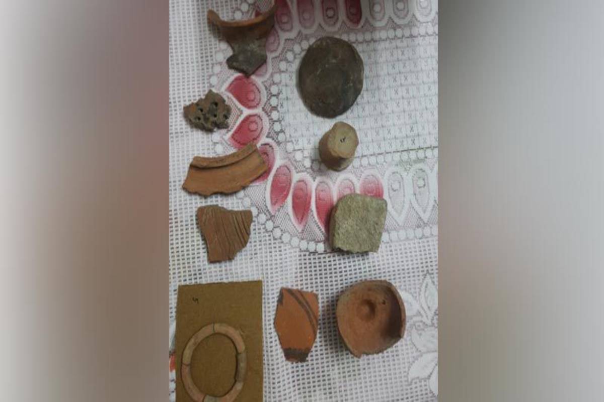 Retired govt officer donates Indus Valley artifacts to Purulia varsity