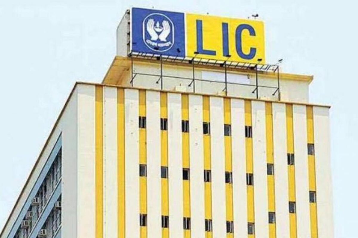 Supreme Court refuses interim relief in LIC IPO matter, issues notice