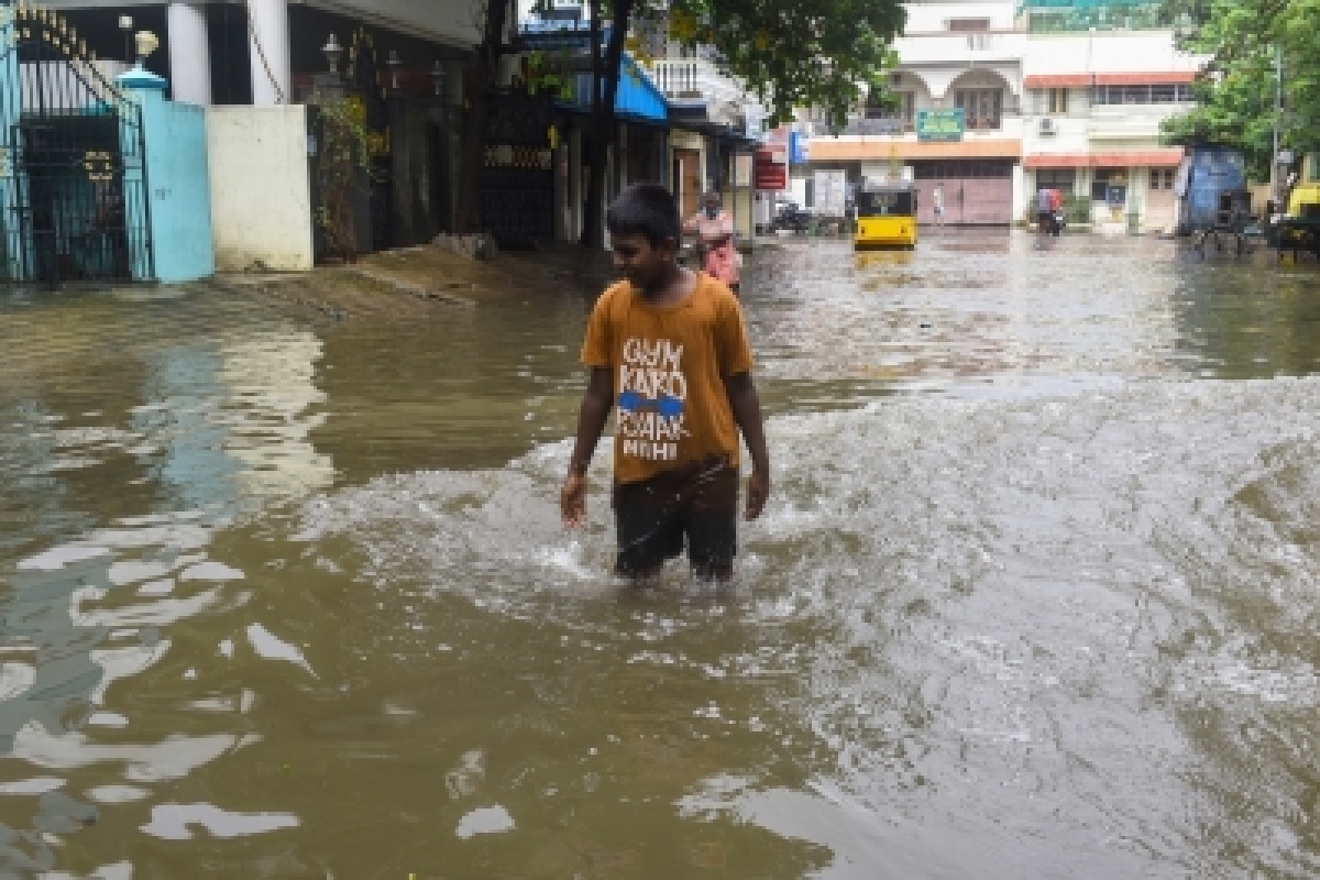 Assam flood: Locals take shelter on embankments, highways in Nagaon