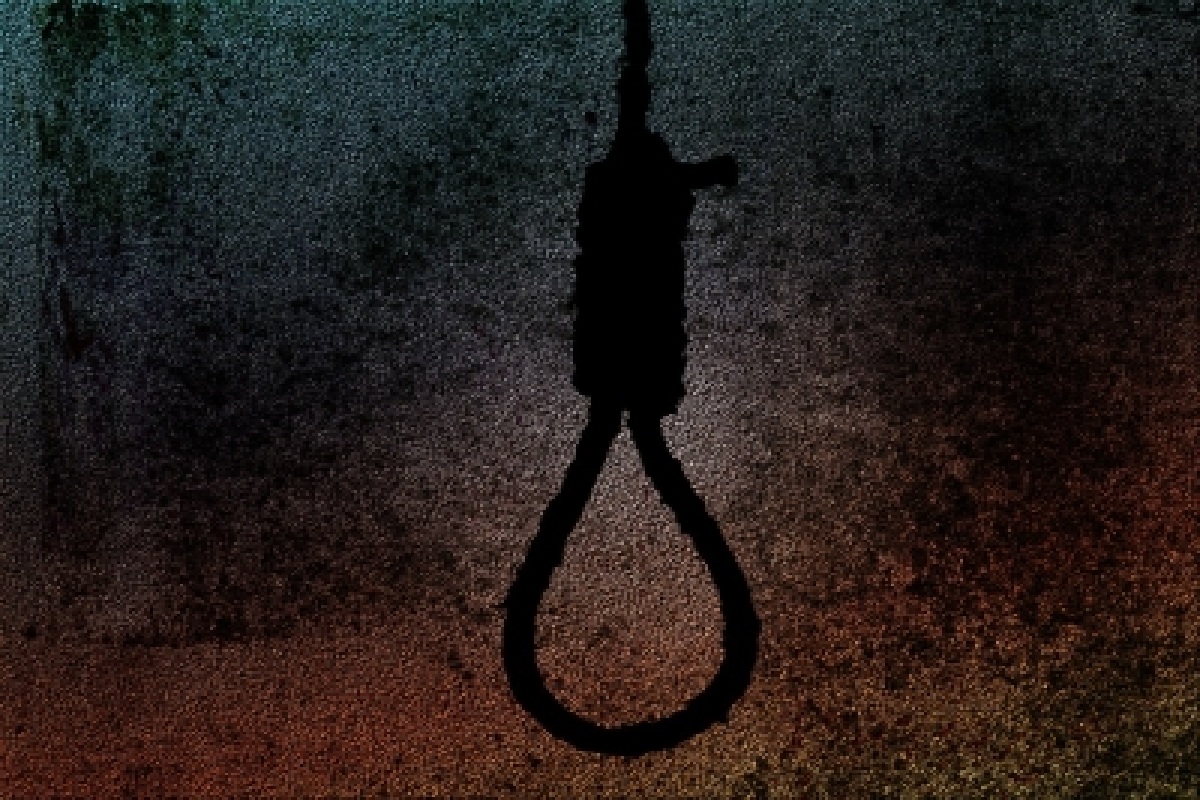Accused hangs self in Andhra police station
