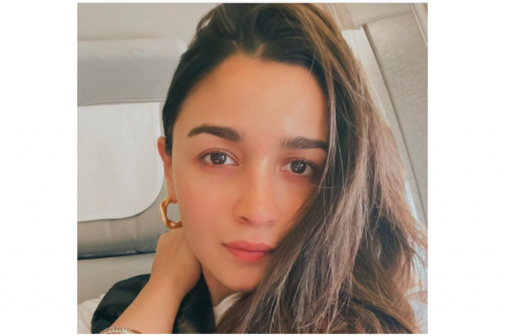 Alia Bhatt heads to Hollywood for debut film