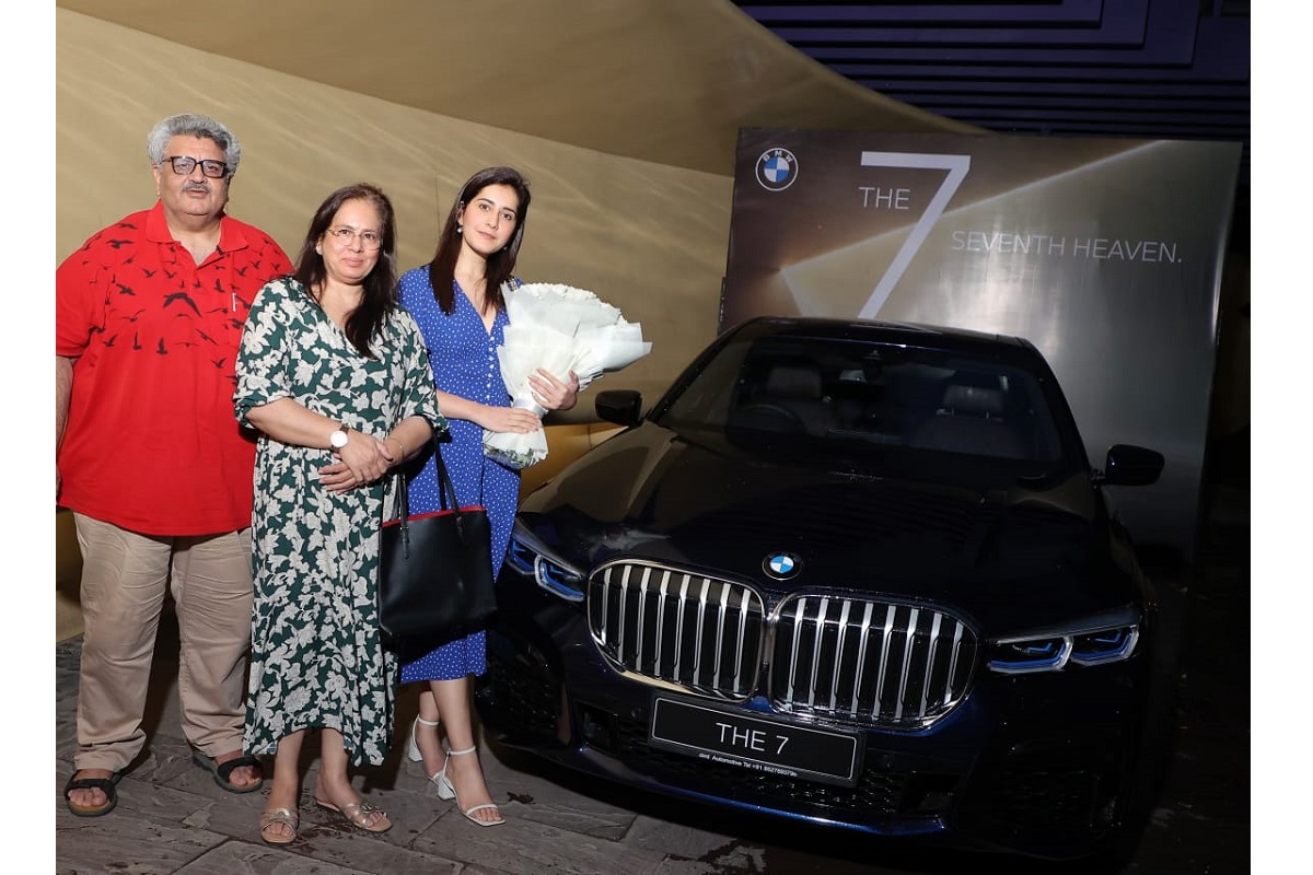 On Mother's day, Raashii Khanna gifts premium BMW 7 series to her mother