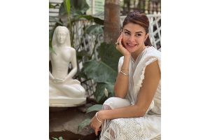 Jacqueline Fernandez brings a white in woos with these blissful pictures