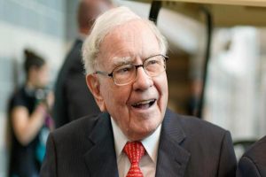 Warren Buffett won’t pay even $25 for all Bitcoin in the world