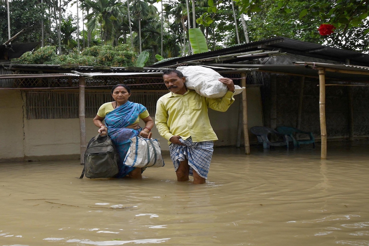 Ganga floods low lying areas in Varanasi, thousands evacuated
