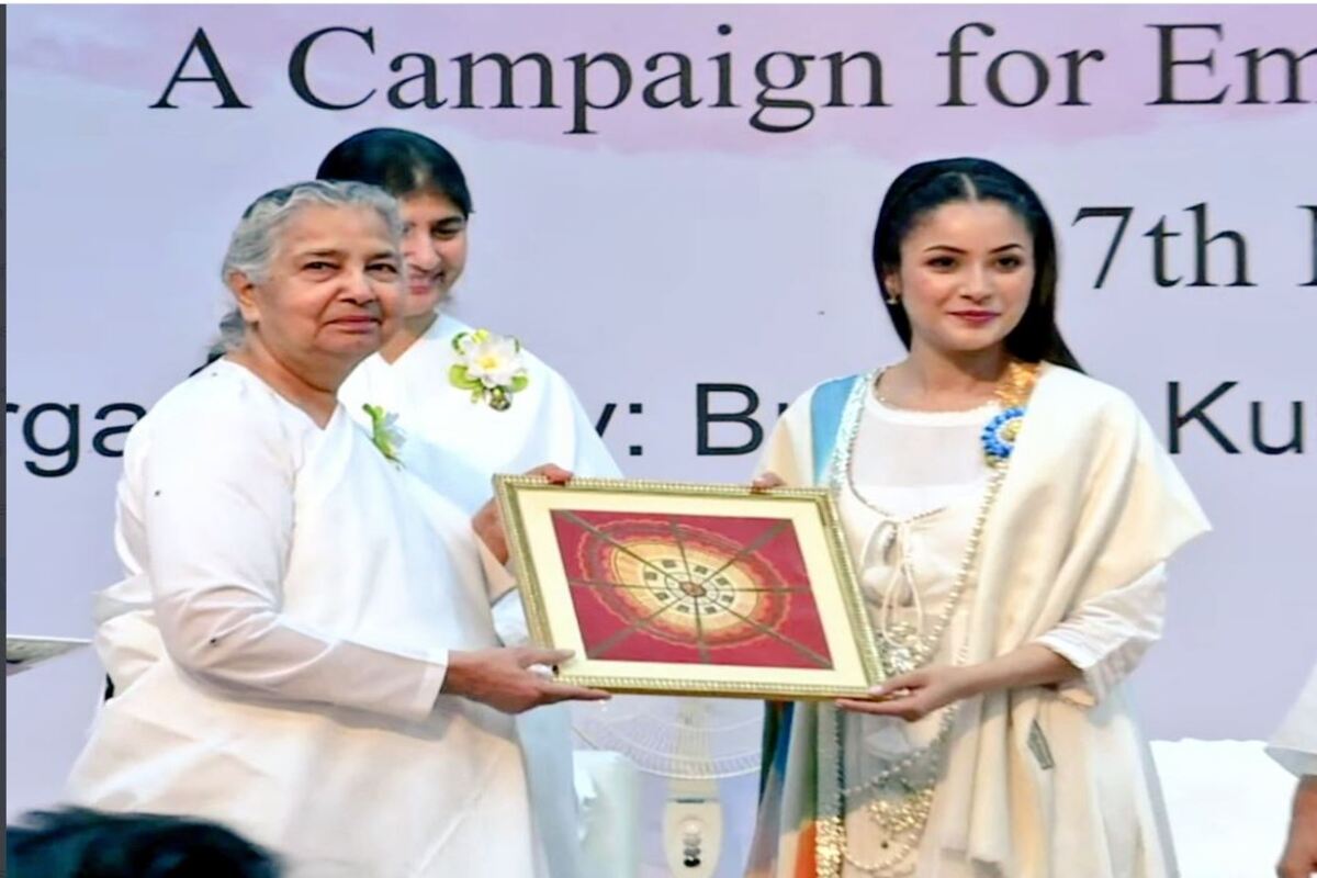 Shehnaaz Gill attends Brahma Kumaris event in Delhi, grooves on Punjabi folk song