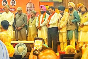 4 former ministers among 5 Punjab Congress leaders join BJP