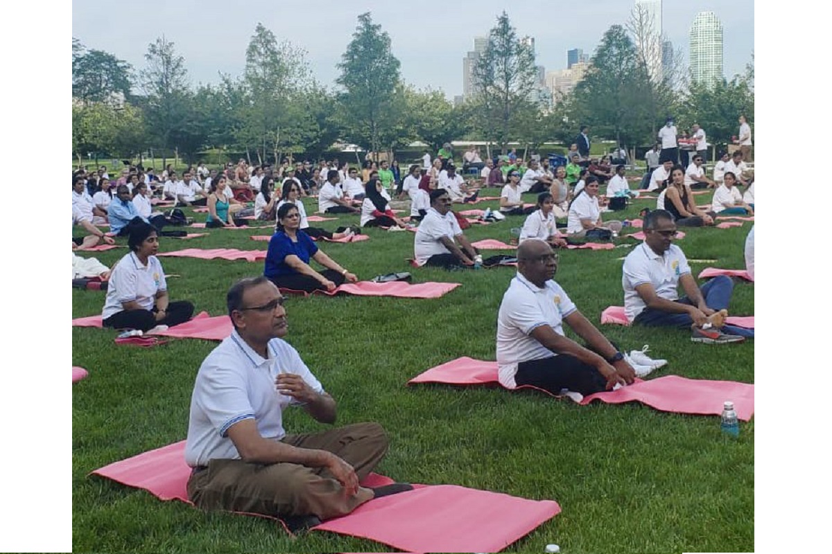 Tirumurti hosts Yoga event at UN building in New York