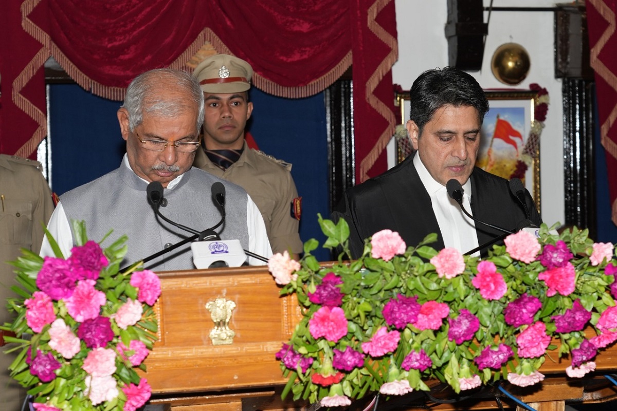 
                                Justice Amjad Ahtesham Sayed sworn in as 27th Chief Justice of Himachal High Court                            